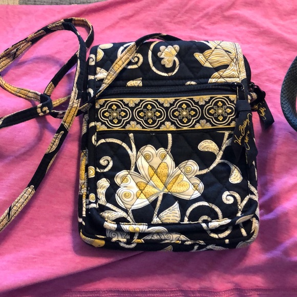 Vera Bradley Crossbody - Picture 1 of 3